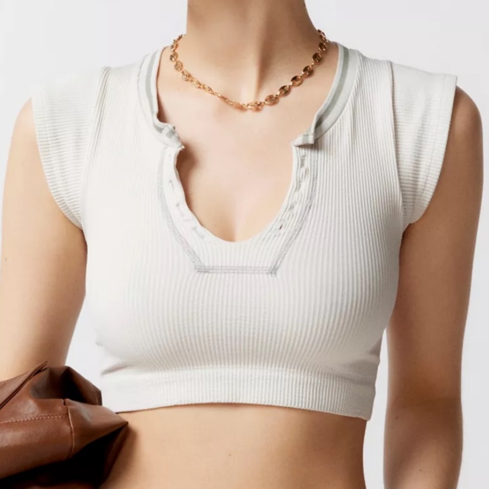 Urban Outfitters Out From Under Go For Gold Seamless Top in Ivory Coast Size M/L